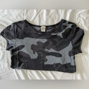 WE THE FREE by FREE PEOPLE black/grey camo Tee!